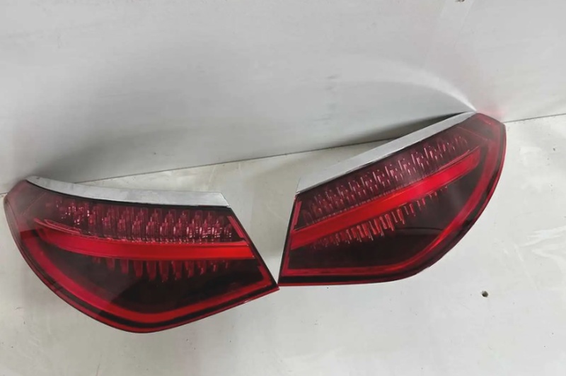 Задняя фара Mercedes W223